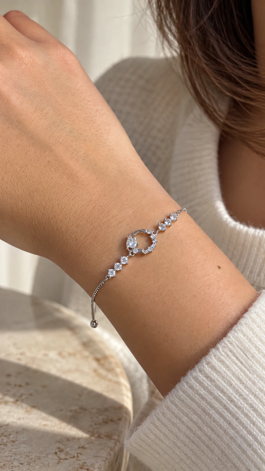 Oval Motifli Kare Taşlı 925 Ayar Gümüş Bileklik